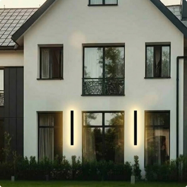 Applique murale exterieur Elegance eclairant façade