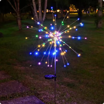 décoration extérieure de Noël Feu d'artifice multicolore vue de près