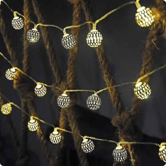 guirlande lumineuse extérieur Atlas suspendue à un cordage