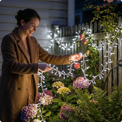 guirlande solaire magiclight blanc froid en cours d'installation