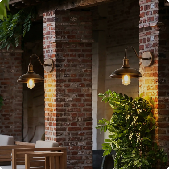 Applique exterieur Rétro fer forgé éclairant une terrasse