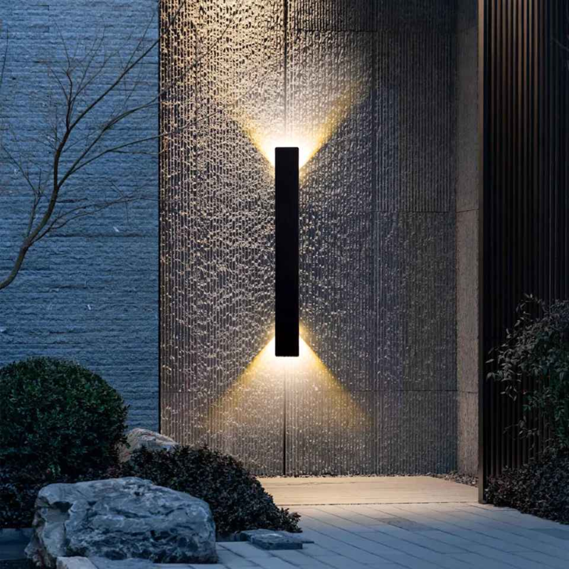 applique murale extérieur ModernLed 24W sous un porche