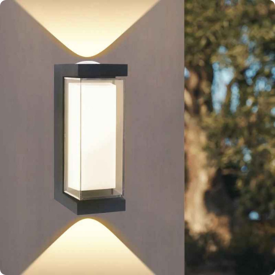 Applique murale exterieure Eclat blanc chaud vue de près