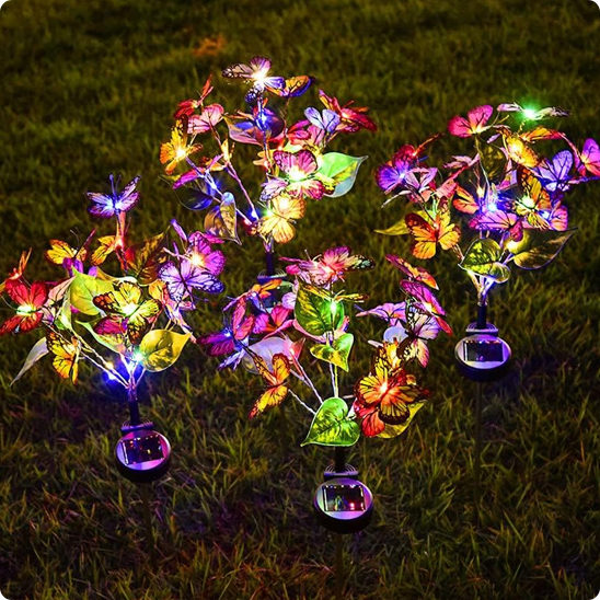 décoration solaire extérieur Papillon dans un jardin