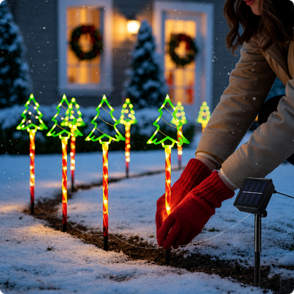 décorations extérieures pour Noël Sapins Lumineux en cours d'installation