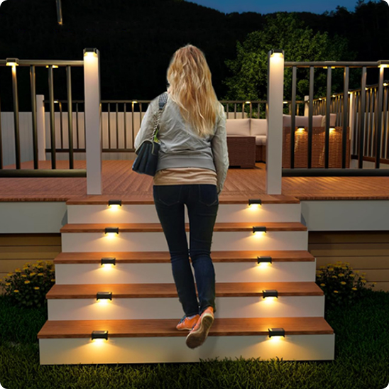Eclairage exterieur solaire Solar Secure éclairant un escalier