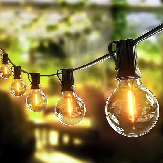 Guirlande guinguette solaire Musette solaire décorant une terrasse