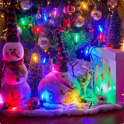guirlande lumineuse extérieur Fiesta décorant un sapin 