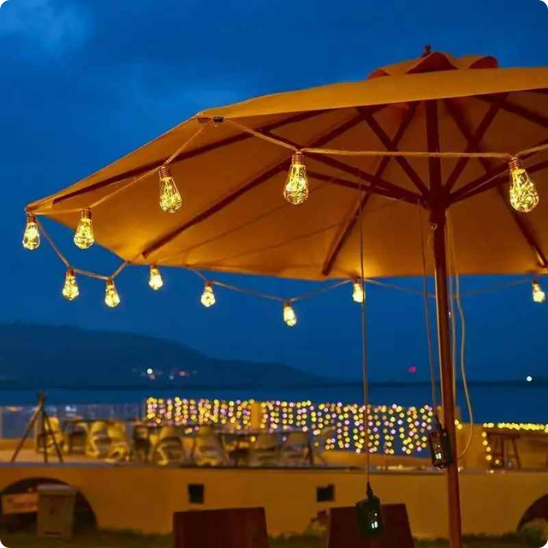 guirlande lumineuse extérieur solaire Nature décorant un parasol