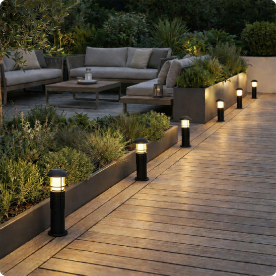 Lampadaire extérieur Phare LED éclairant une terrasse