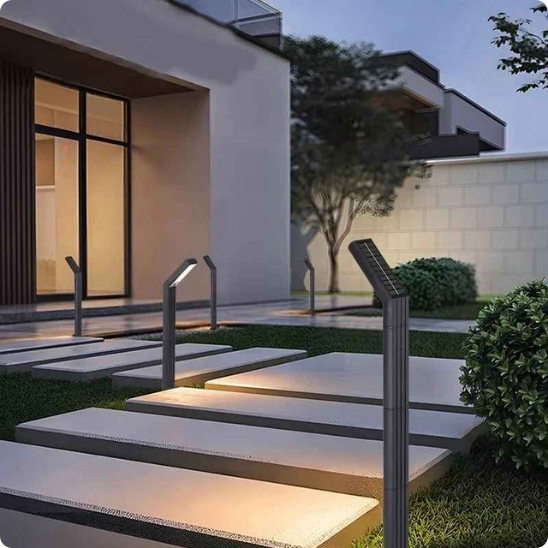 Lampadaire exterieur Sirius éclairant une allée design
