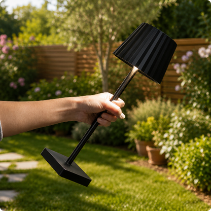 Lampe de table Luma Touch noire vue de près
