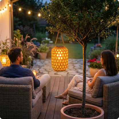 Lanterne exterieur solaire Epsilon éclairant une terrasse