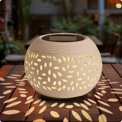 Lanterne extérieure Luminova blanche posée sur une table
