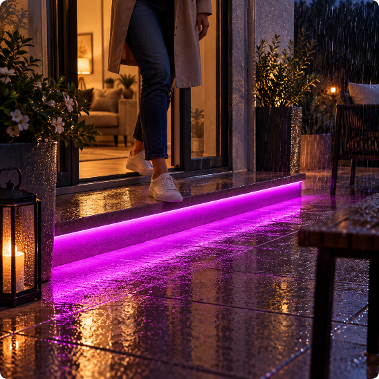 Leds en bande Kroma mauve balisant une marche