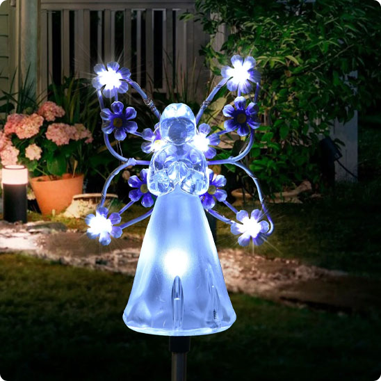 Luminaire solaire extérieur Angel allumé vu de près