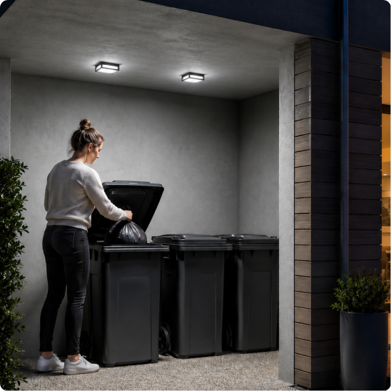 plafonnier exterieur Quadra blanc froid 012w éclairant un local poubelles