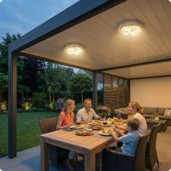 plafonnier extérieur Sun éclairant un dîner