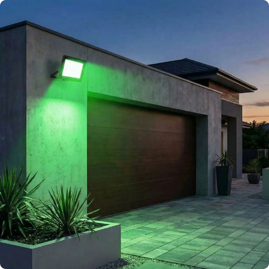 Projecteur exterieur led Alkaïd éclairant en vert