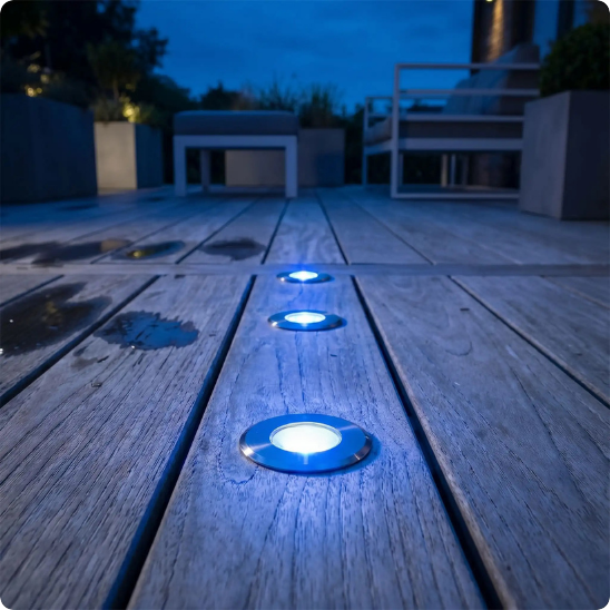 spot encastrable pour exterieur Sagittaire RVB argent bleu encastré dans terrasse